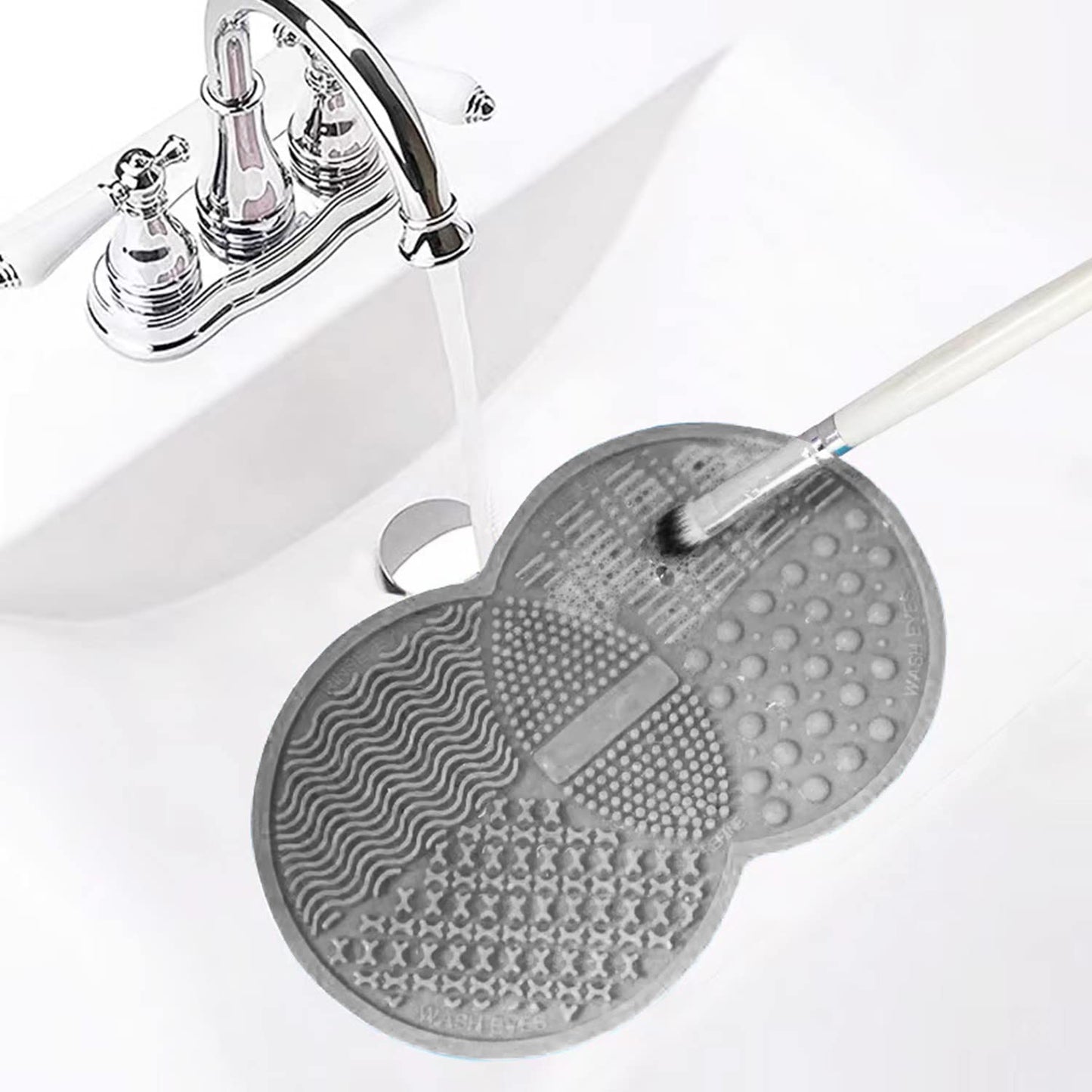 Revolutionary Silicone Cleaner Mat for Makeup Brushes and Sponges - Effortless Hygiene in Gray