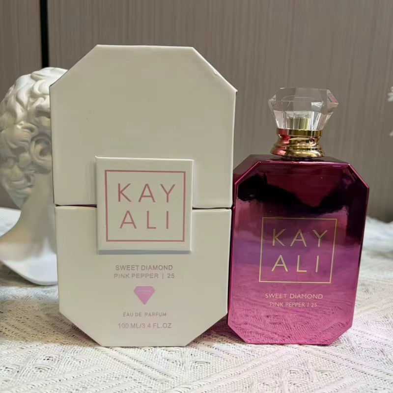 Indulge in Luxury: 100ml Women's Eau De Parfum with Alluring Floral Fruity Vanilla Oriental Woody Notes