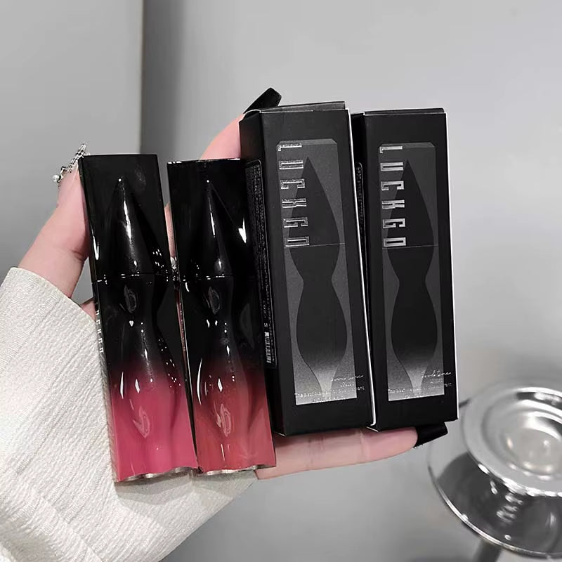 Get Luscious Lips with Our Waterproof Long-Lasting Mirror Lip Gloss - Moisturizing Liquid Lipstick for a Bright and Beautiful Look!