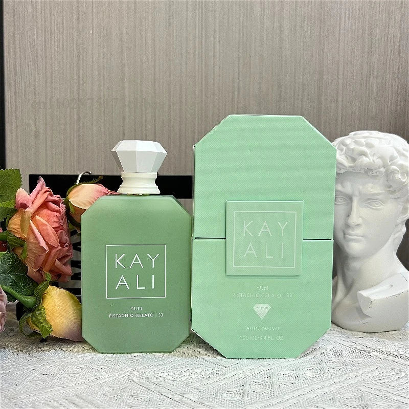 Indulge in Luxury: 100ml Women's Eau De Parfum with Alluring Floral Fruity Vanilla Oriental Woody Notes
